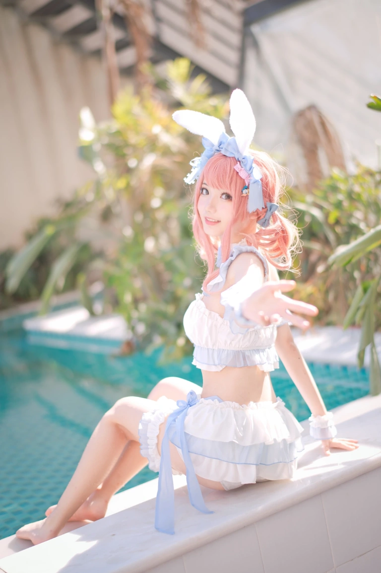 花柒Hana《夏日甜芯泳装写真》主题写真：37张全套美图