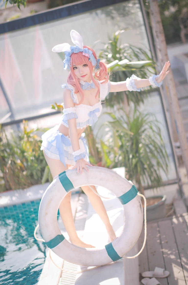 花柒Hana《夏日甜芯泳装写真》主题写真：37张全套美图