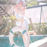 花柒Hana《夏日甜芯泳装写真》主题写真：37张全套美图