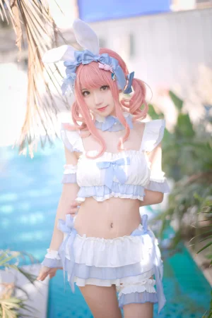 花柒Hana《夏日甜芯泳装写真》主题写真：37张全套美图