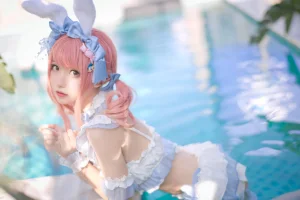 花柒Hana《夏日甜芯泳装写真》主题写真：37张全套美图