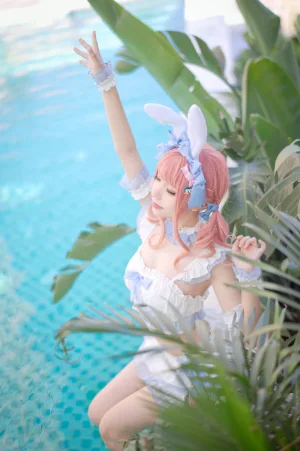 花柒Hana《夏日甜芯泳装写真》主题写真：37张全套美图