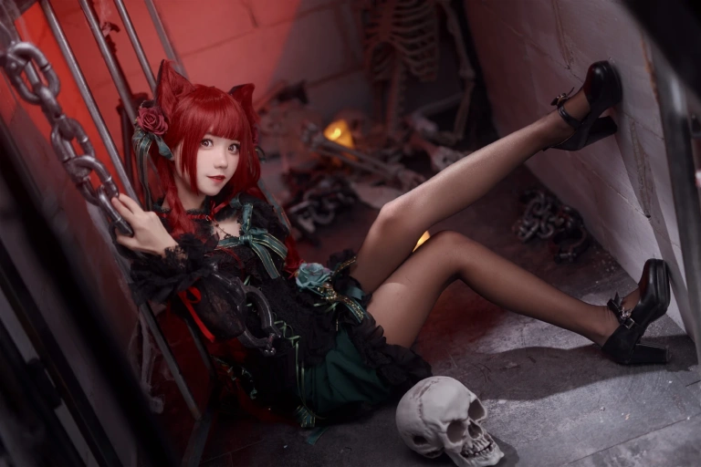 花柒Hana《火焰猫燐》主题写真：10张全套美图