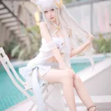 花柒Hana《白金cos泳装》主题写真：18张全套美图