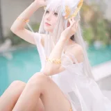 花柒Hana《白金cos泳装》主题写真：18张全套美图