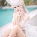 花柒Hana《白金cos泳装》主题写真：18张全套美图