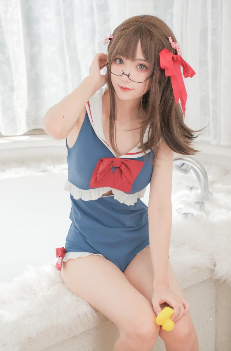 花柒Hana《白雪姬泳装》主题写真：26张全套美图