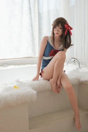 花柒Hana《白雪姬泳装》主题写真：26张全套美图