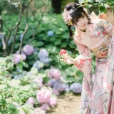 花柒Hana《绣球花和服》主题写真：18张全套美图