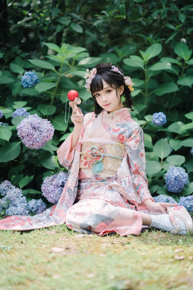 花柒Hana《绣球花和服》主题写真：18张全套美图