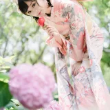 花柒Hana《绣球花和服》主题写真：18张全套美图