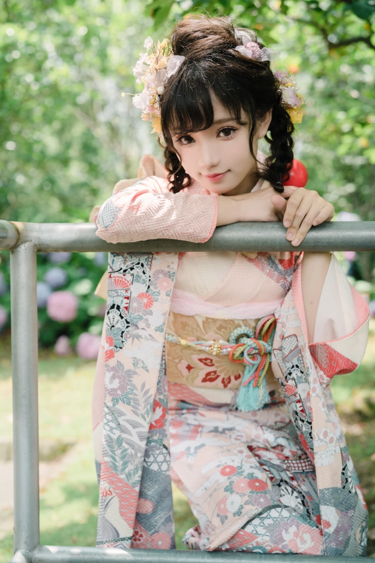 花柒Hana《绣球花和服》主题写真：18张全套美图