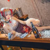 花柒Hana《明日方舟 守夜冠军 W》主题写真：9张全套美图