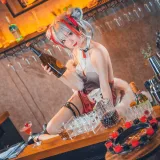 花柒Hana《明日方舟 守夜冠军 W》主题写真：9张全套美图