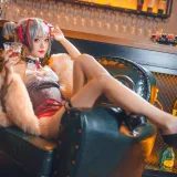 花柒Hana《明日方舟 守夜冠军 W》主题写真：9张全套美图