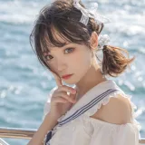 花柒Hana《三亚熊之海军风泳装》主题写真：12张全套美图