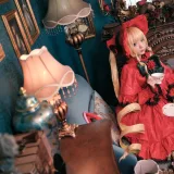 花柒Hana《蔷薇少女真红》主题写真：13张全套美图