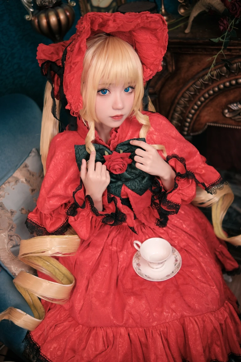 花柒Hana《蔷薇少女真红》主题写真：13张全套美图