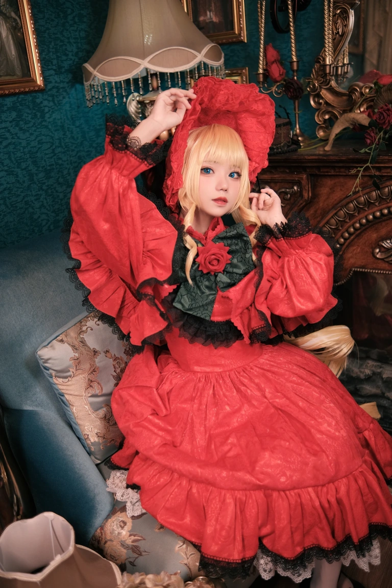 花柒Hana《蔷薇少女真红》主题写真：13张全套美图