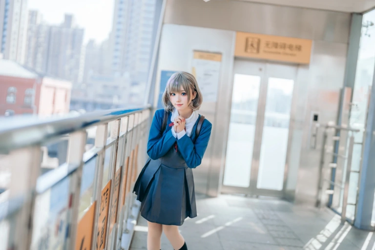 花柒Hana《唐可可校服》主题写真：15张全套美图