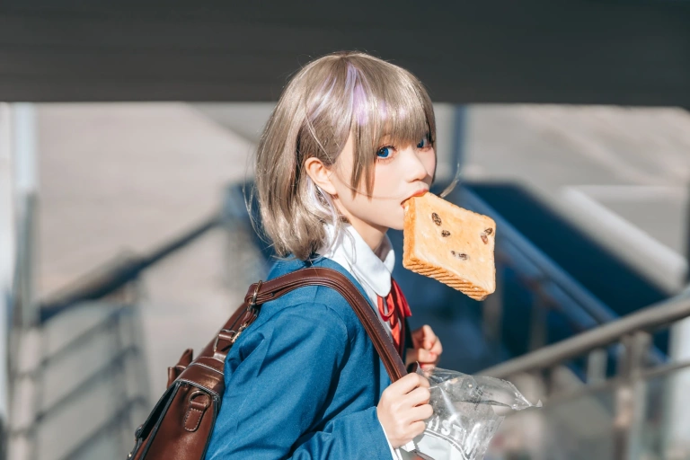 花柒Hana《唐可可校服》主题写真：15张全套美图