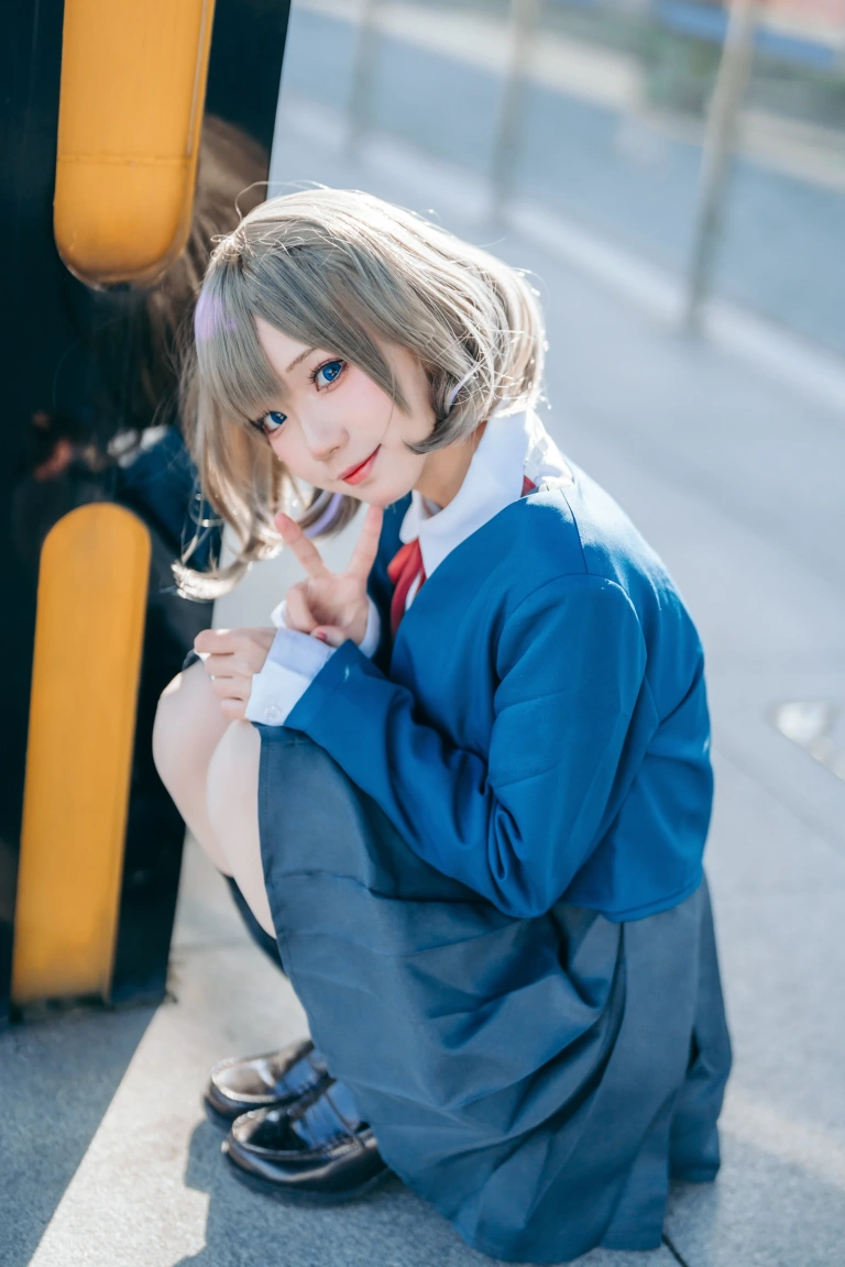 花柒Hana《唐可可校服》主题写真：15张全套美图