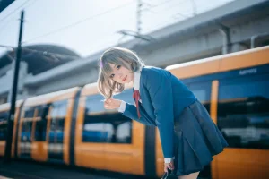 花柒Hana《唐可可校服》主题写真：15张全套美图