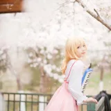 花柒Hana《宫园熏粉裙》主题写真：9张全套美图
