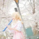 花柒Hana《宫园熏粉裙》主题写真：9张全套美图