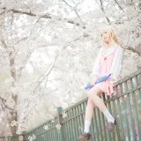 花柒Hana《宫园熏粉裙》主题写真：9张全套美图