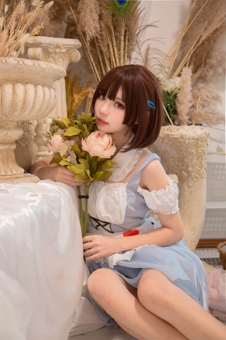 花柒Hana《爱丽丝》主题写真：9张全套美图