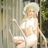花柒Hana《阿比泳装》主题写真：9张全套美图