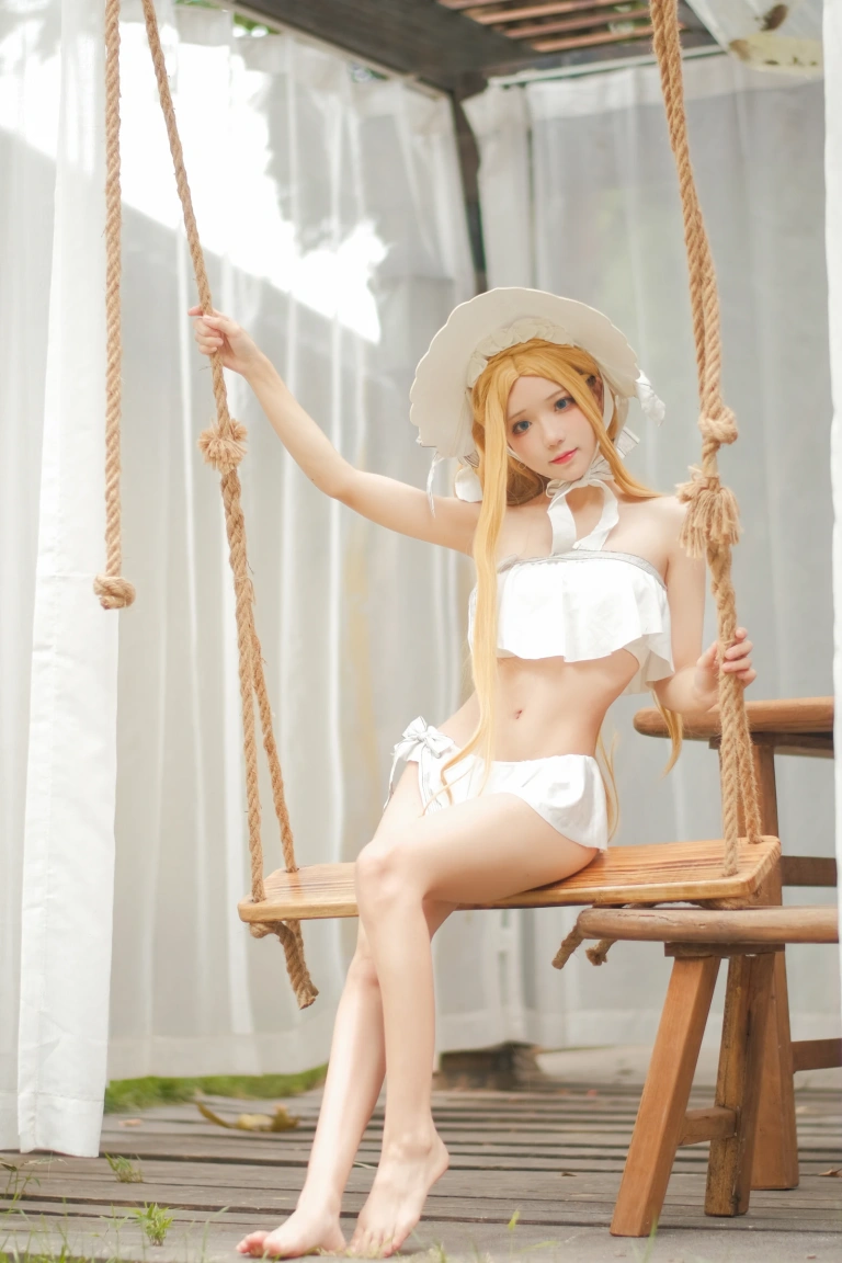 花柒Hana《阿比泳装》主题写真：9张全套美图