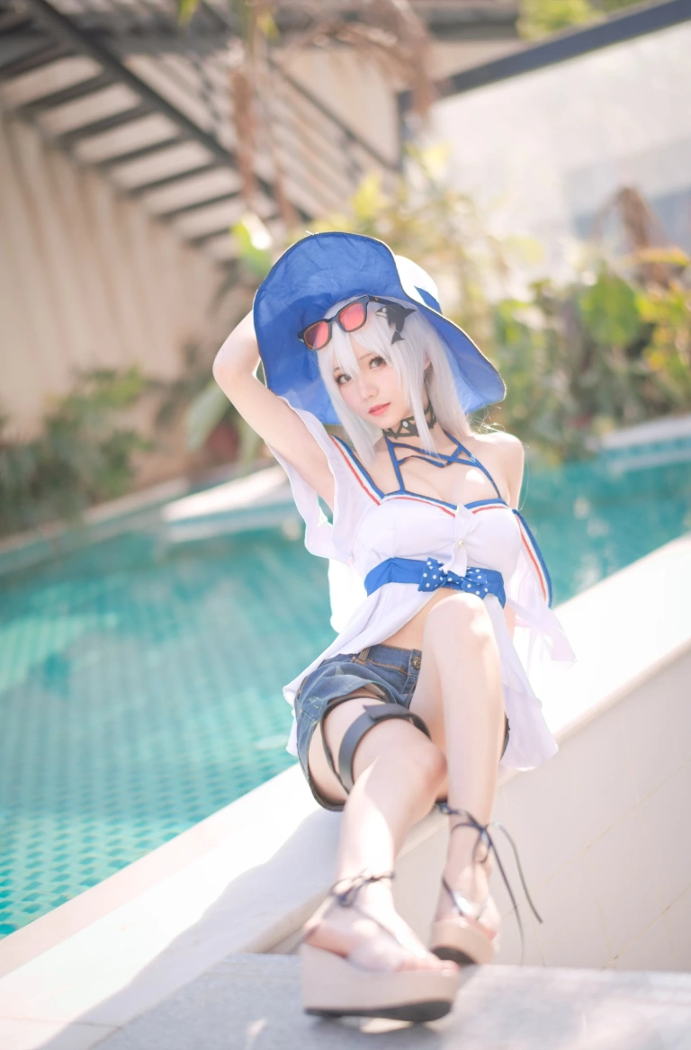花柒Hana《斯卡蒂泳装》主题写真：17张全套美图