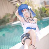 花柒Hana《斯卡蒂泳装》主题写真：17张全套美图