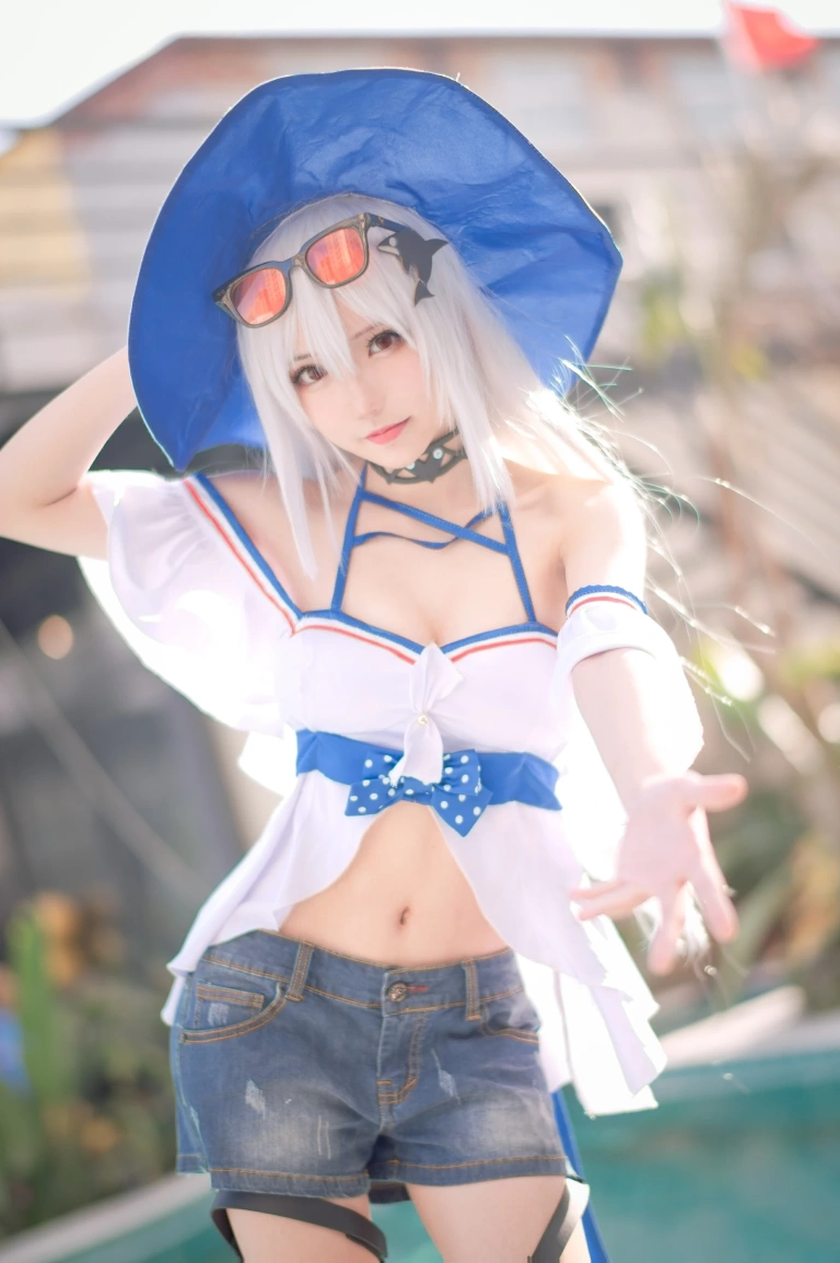 花柒Hana《斯卡蒂泳装》主题写真：17张全套美图