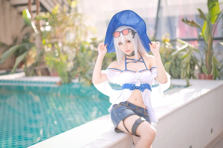 花柒Hana《斯卡蒂泳装》主题写真：17张全套美图