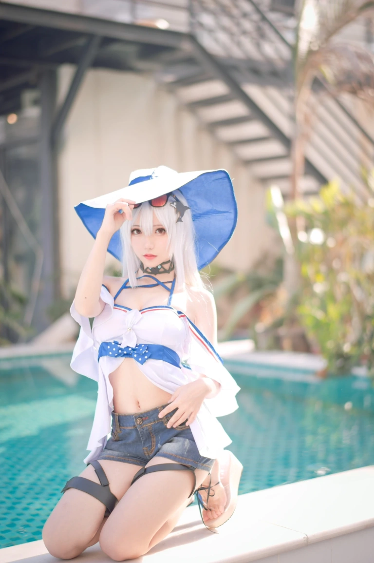 花柒Hana《斯卡蒂泳装》主题写真：17张全套美图