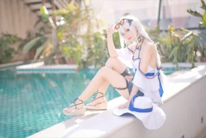 花柒Hana《斯卡蒂泳装》主题写真：17张全套美图