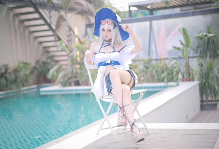 花柒Hana《斯卡蒂泳装》主题写真：17张全套美图