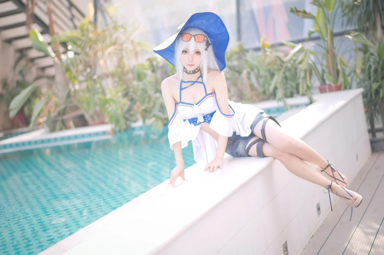 花柒Hana《斯卡蒂泳装》主题写真：17张全套美图
