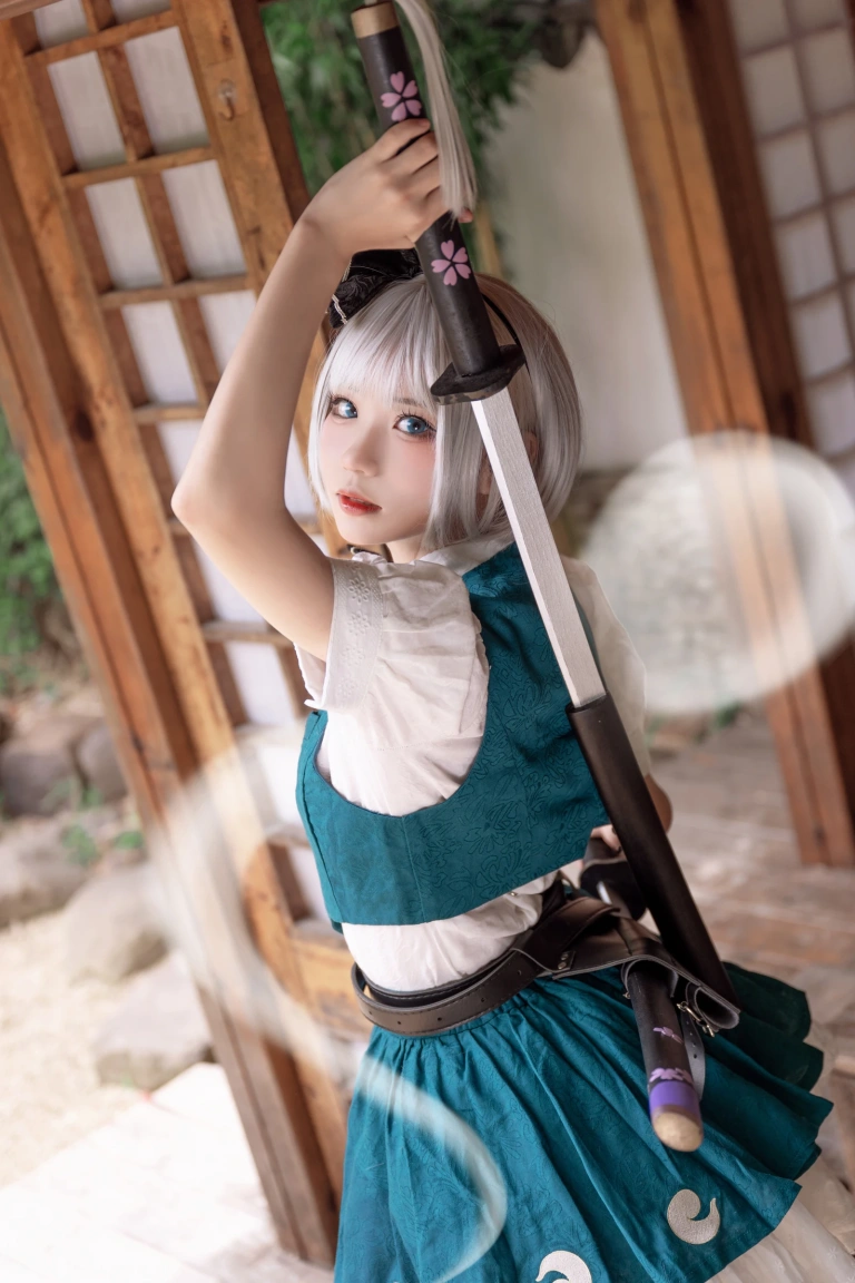 花柒Hana《魂魄妖梦cos夏版》主题写真：15张全套美图