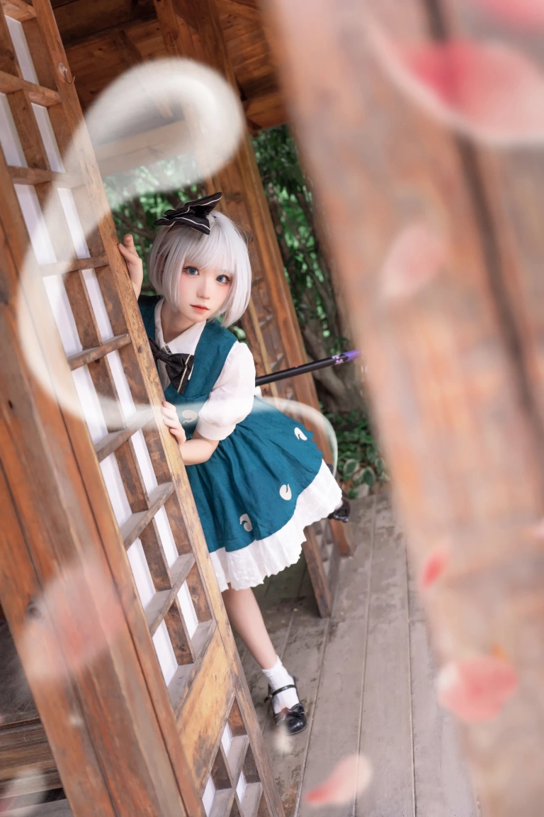 花柒Hana《魂魄妖梦cos夏版》主题写真：15张全套美图