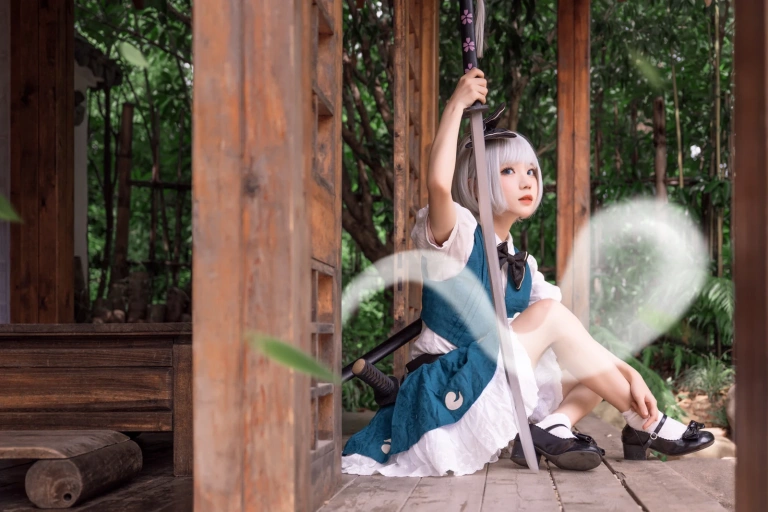 花柒Hana《魂魄妖梦cos夏版》主题写真：15张全套美图