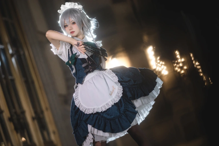 花柒Hana《星雨咲夜女仆》主题写真：9张全套美图
