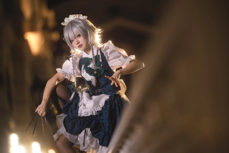 花柒Hana《星雨咲夜女仆》主题写真：9张全套美图