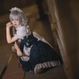 花柒Hana《星雨咲夜女仆》主题写真：9张全套美图