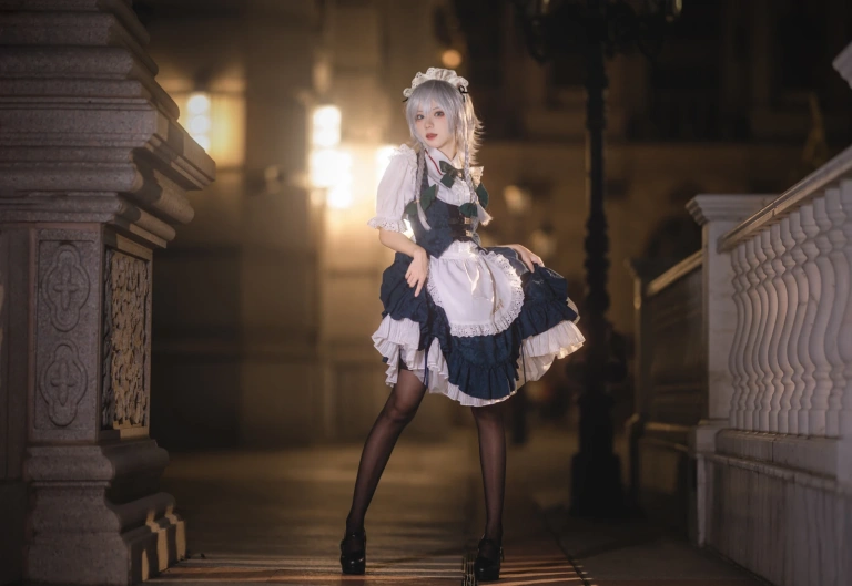 花柒Hana《星雨咲夜女仆》主题写真：9张全套美图