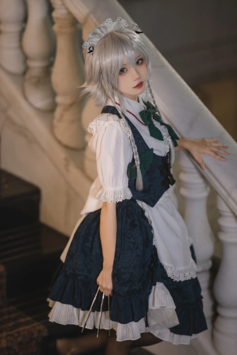 花柒Hana《星雨咲夜女仆》主题写真：9张全套美图