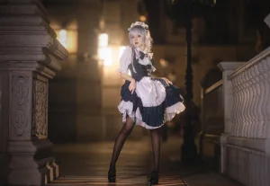 花柒Hana《星雨咲夜女仆》主题写真：9张全套美图